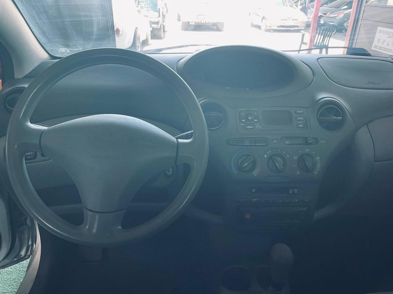 Toyota Yaris 1.0 Semi Automatica PERMUTE RATE