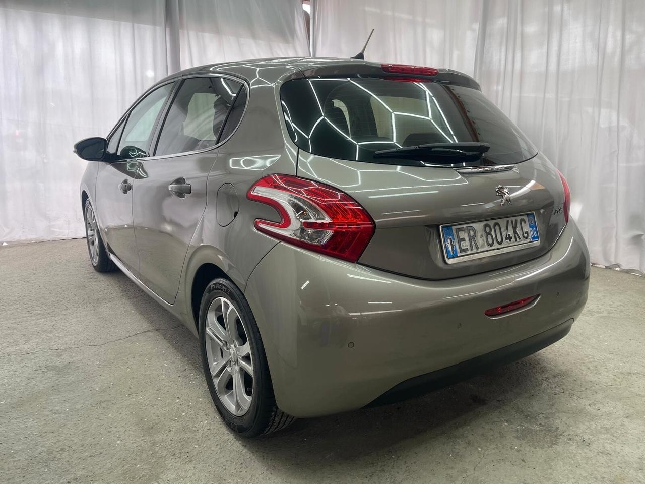 Peugeot 208 ALLURE 1.2 BENZINA 5 PORTE FINANZIABILE SENZA BUSTA