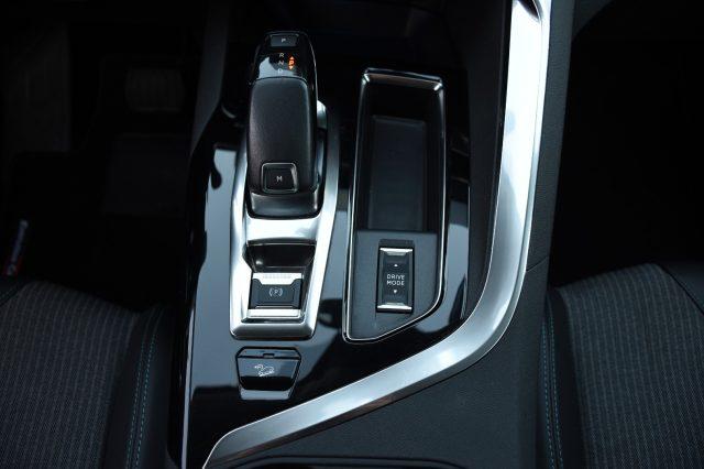 PEUGEOT 3008 BlueHDi 130 S&S EAT8 Allure