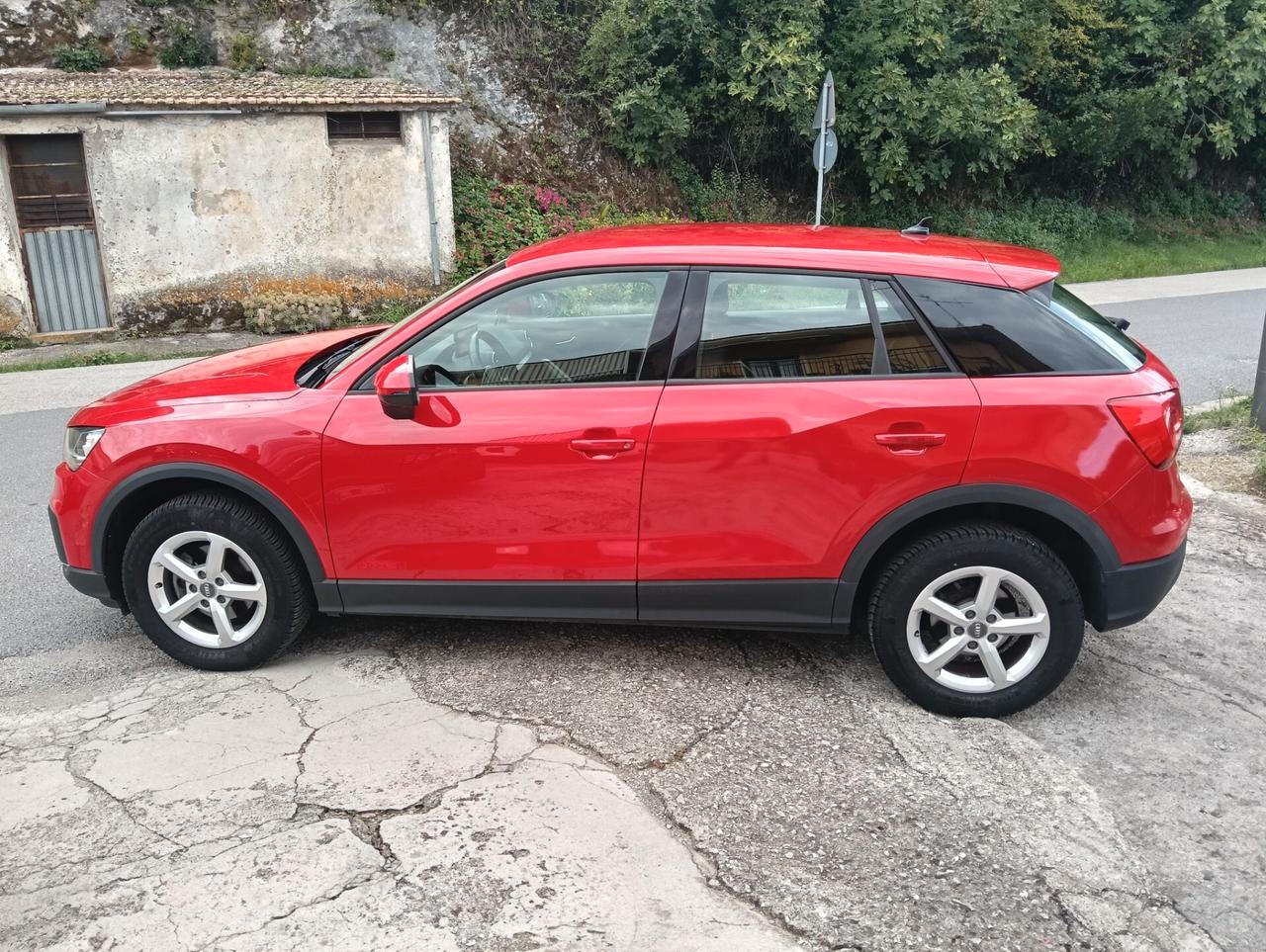 Audi Q2 30 TDI Business Design