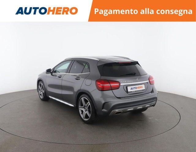 MERCEDES-BENZ GLA 200 d Automatic Premium