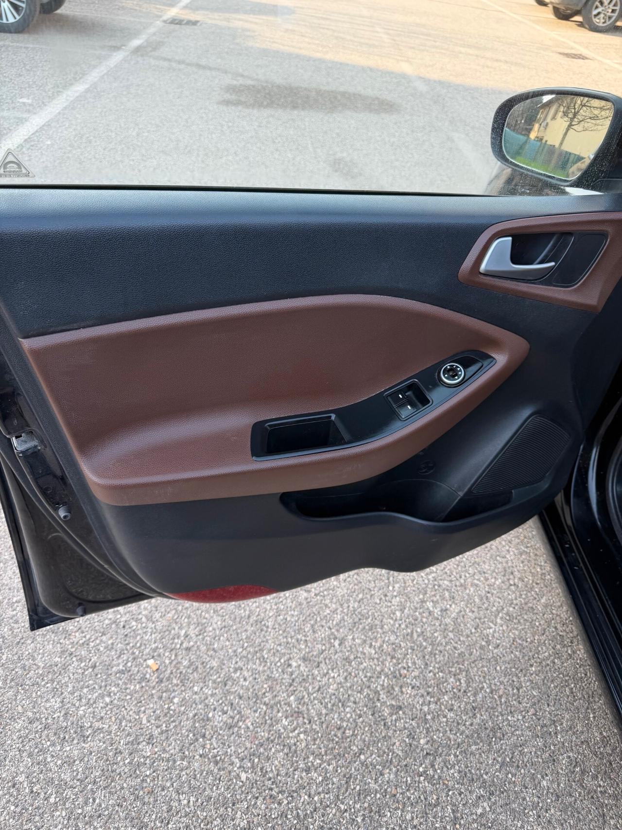 Hyundai i20 1.1 Crdi - NEOPATENTATI - 12 MESI DI GARANZIA -