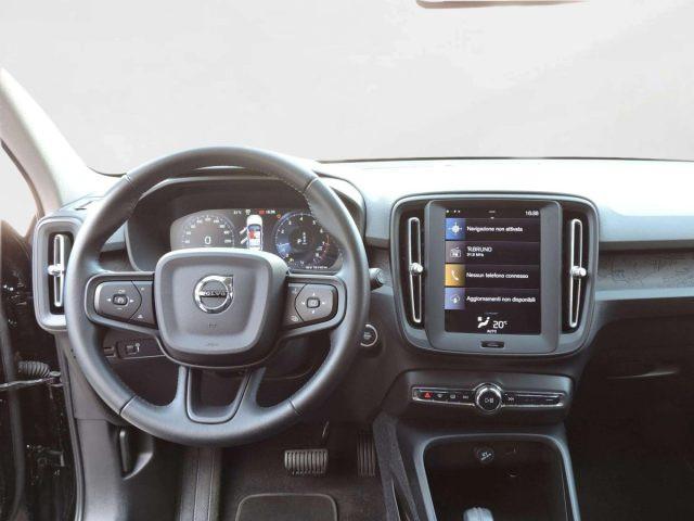 VOLVO XC40 T2 MOMENTUM CORE AUTOMATICA