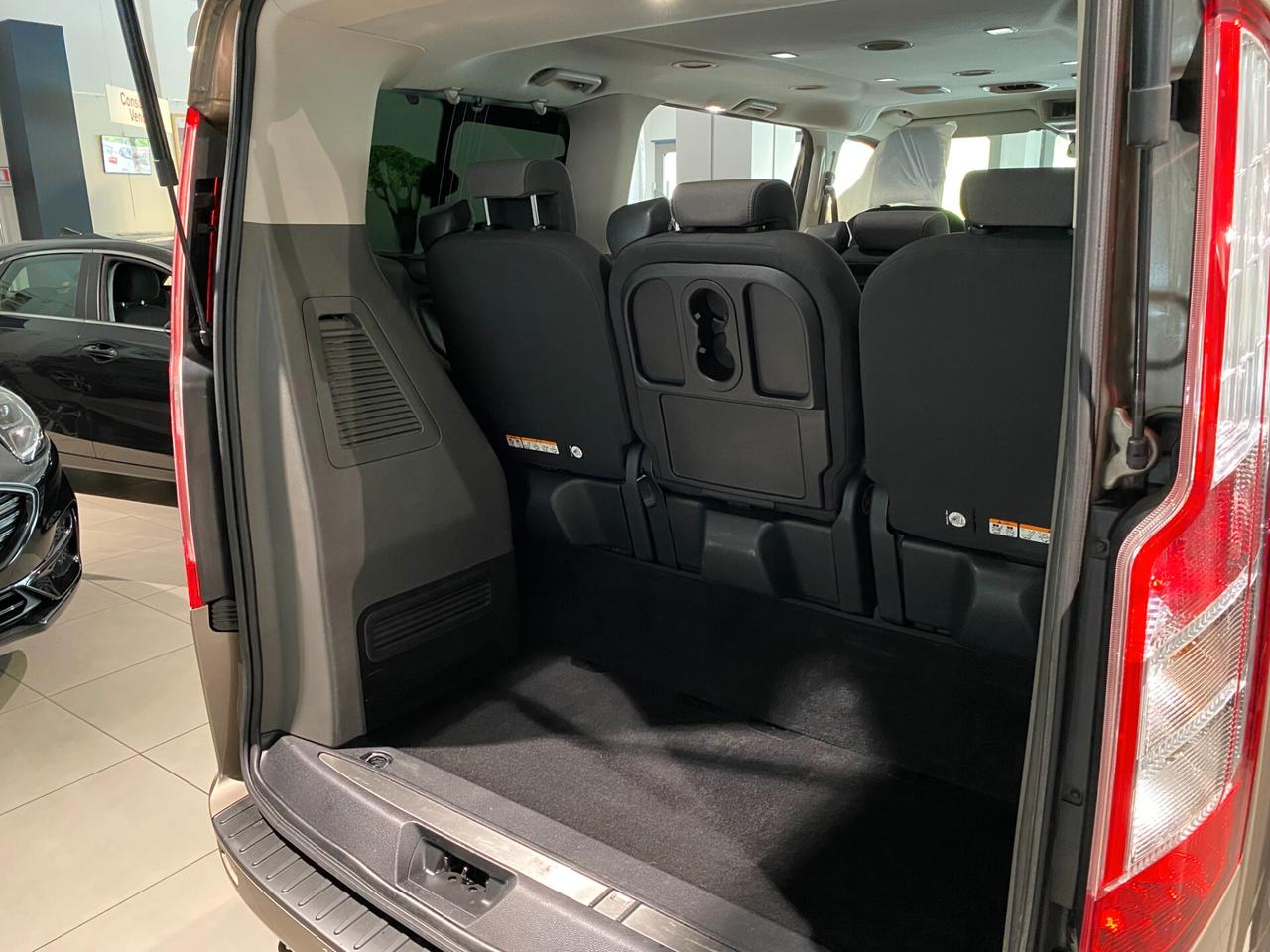 Ford Tourneo Custom 310 2.0 TDCi 130CV PC Titanium