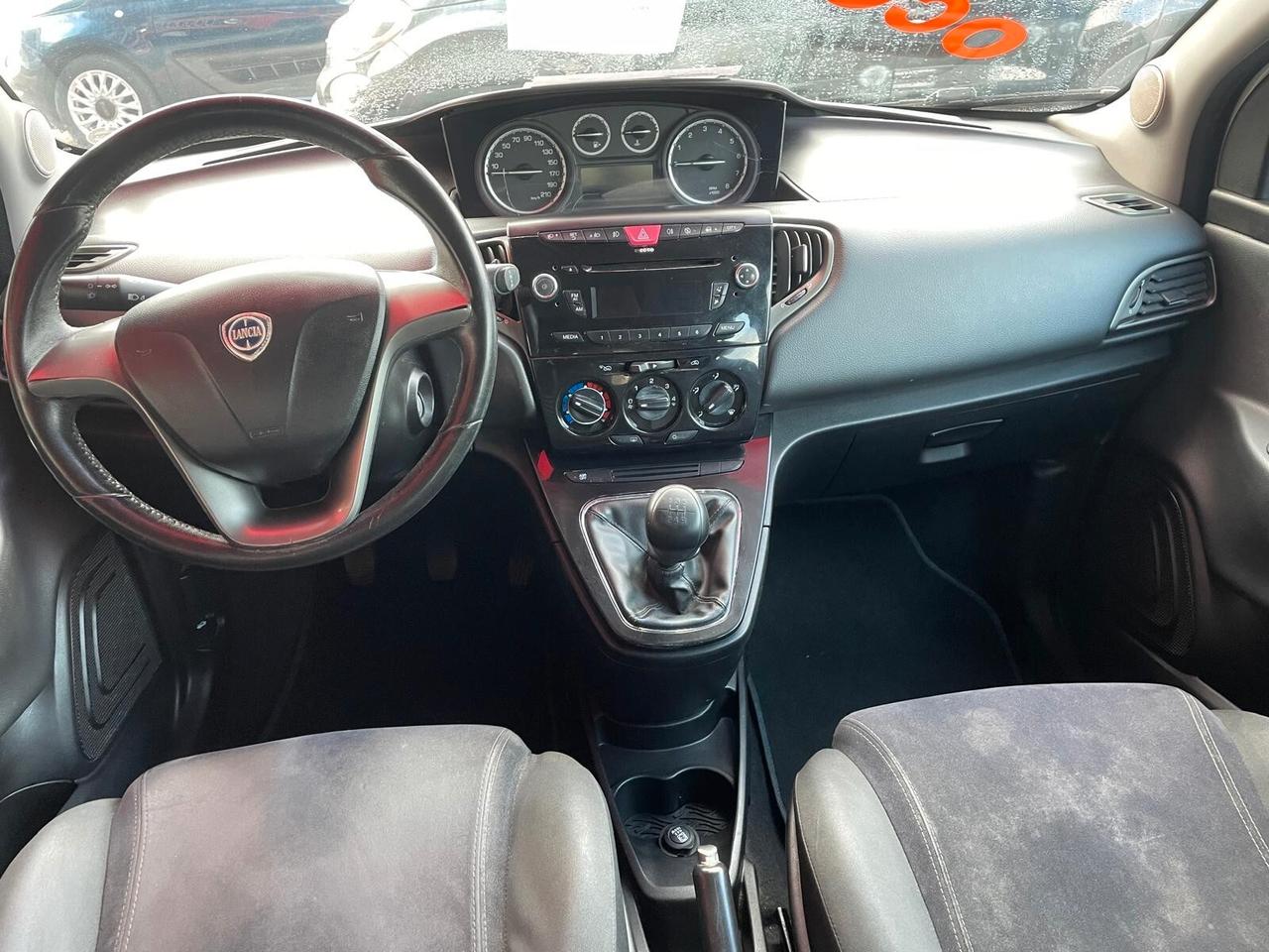 Lancia Ypsilon 1.2 69 CV 5 porte S&S Gold