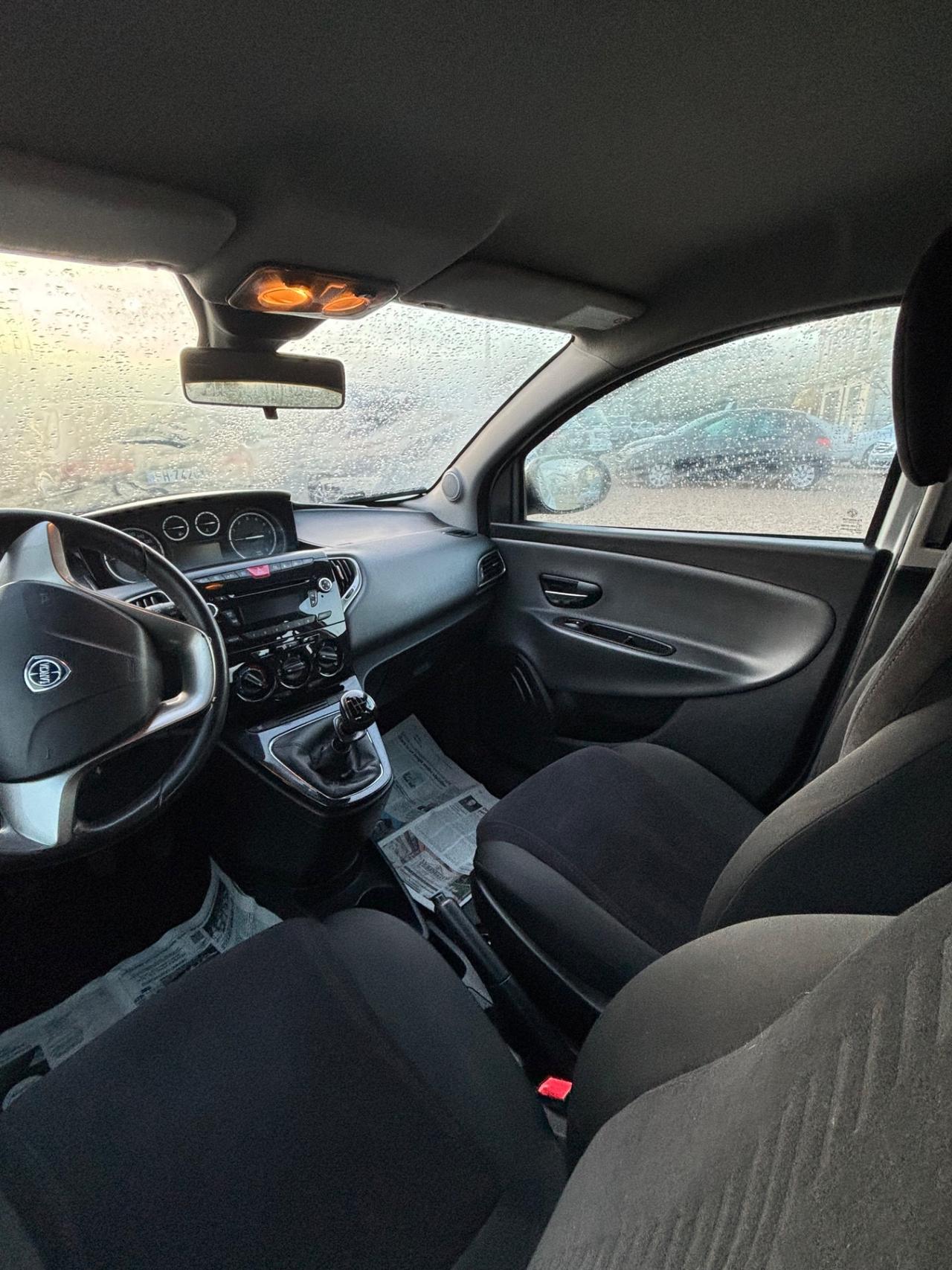 Lancia Ypsilon 0.9 TwinAir 85 CV 5 porte Metano Ecochic Gold