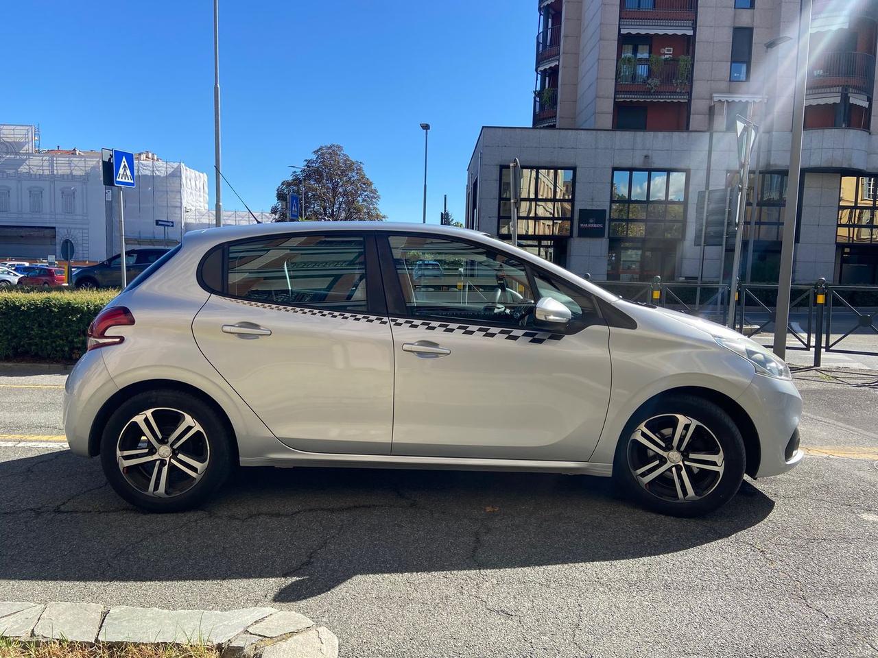Peugeot 208 1.2 PureTech 82 Acti #6658