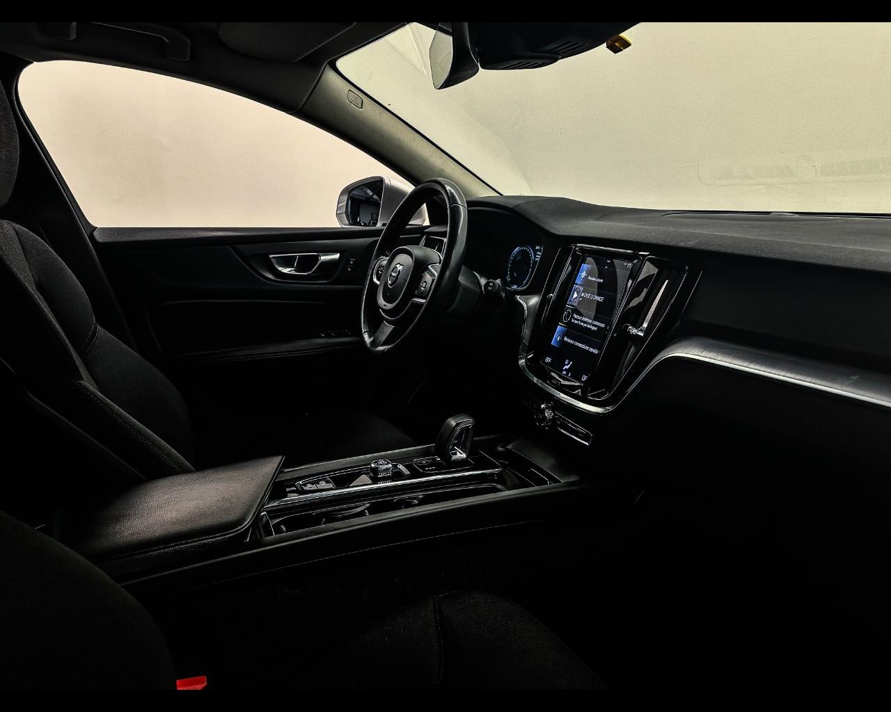 VOLVO V60 B4 (d) Geartronic Momentum Business