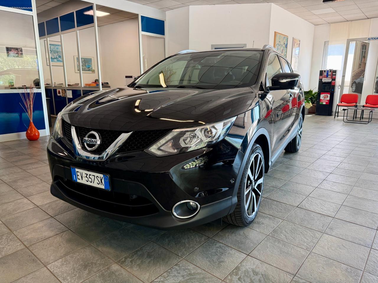 Nissan Qashqai 1.5 dCi 110 CV Tekna-NEOPATENTATI-