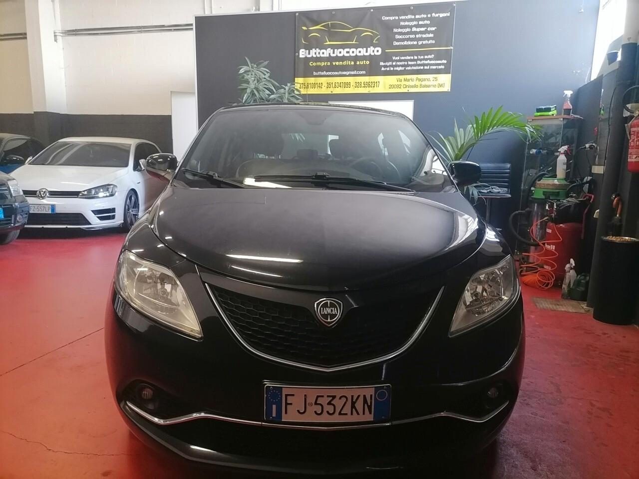 Lancia Ypsilon 1.2 69 CV 5 porte Unyca