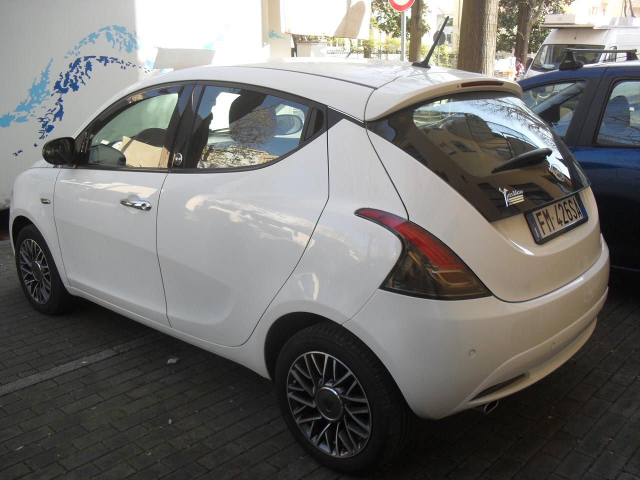 Lancia Ypsilon 1.2 69 CV 5 porte GPL Ecochic Gold
