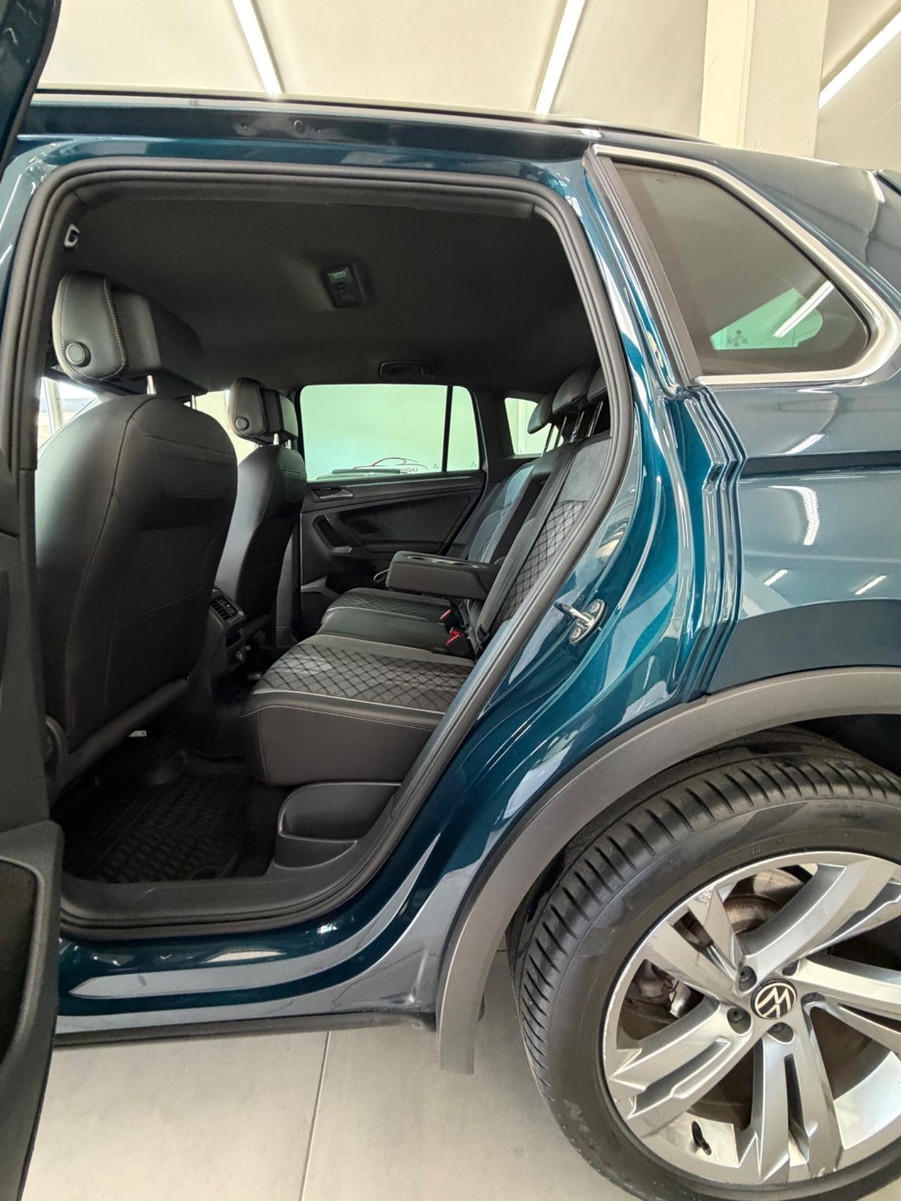 VW Tiguan 2.0 TDI 150 DSG 4MOTION R-Line finanziabile