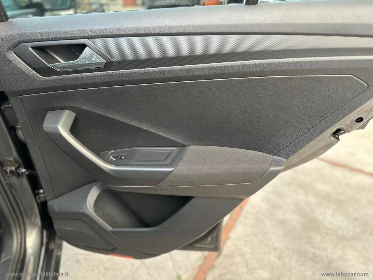 VOLKSWAGEN T-Roc 1.6 TDI SCR Advanced BlueMot.Tech. PARI AL NUOVO