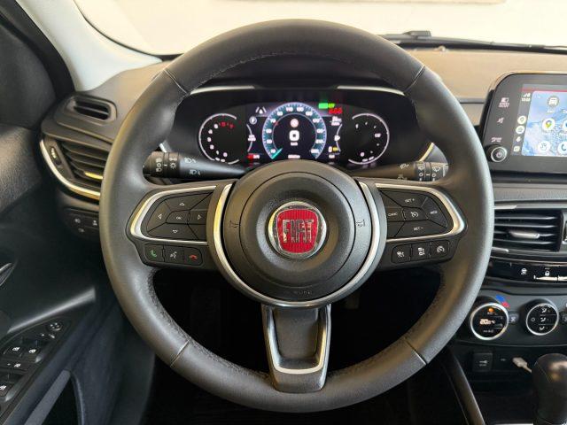 FIAT Tipo 1.5 Hybrid DCT 5 porte Cross NEOPATENTATI