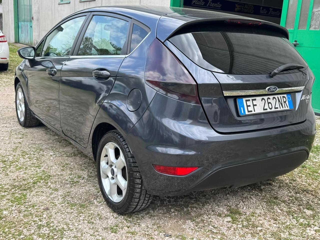 Ford Fiesta 1.4 TDCi 70CV 5 porte Titanium NEOPATENTATI