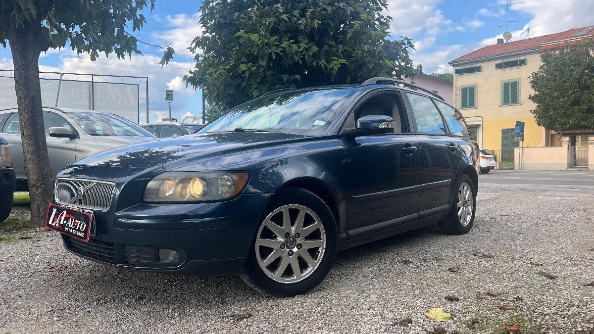 VOLVO - V50 2.0d Summum