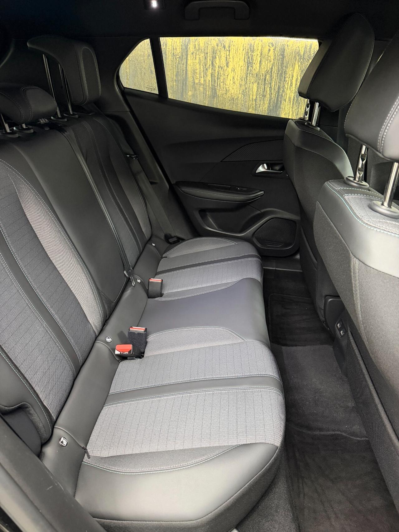 Peugeot 2008 PureTech 130 S&S EAT8 Allure