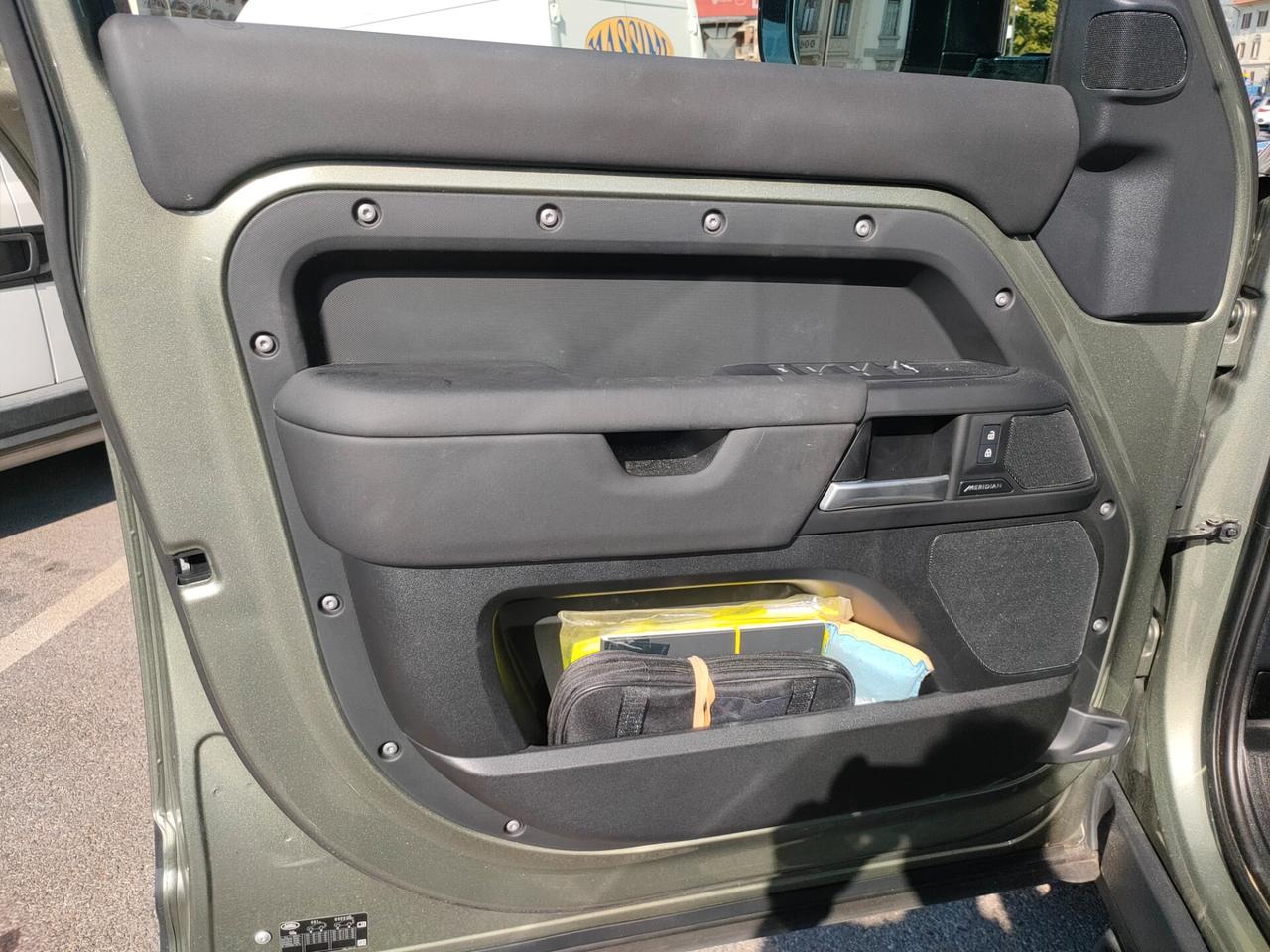 Land Rover Defender 110 3.0D I6 200 CV AWD Auto S