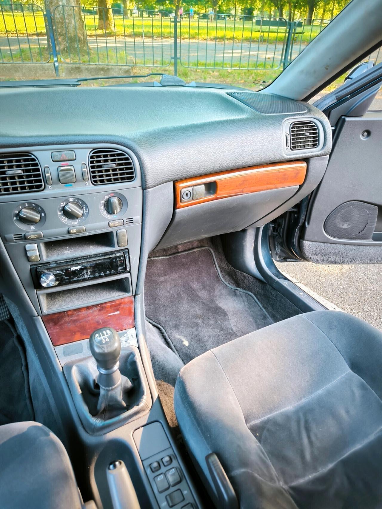 Volvo V40 2.0 16V cat