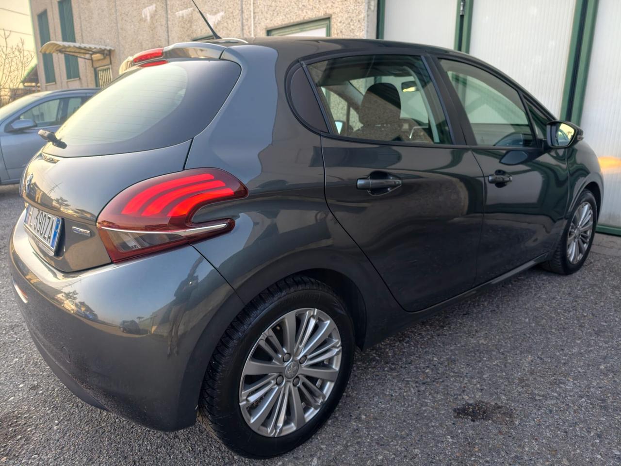 Peugeot 208 BENZINA 5 PORTE UNIPRO 2017