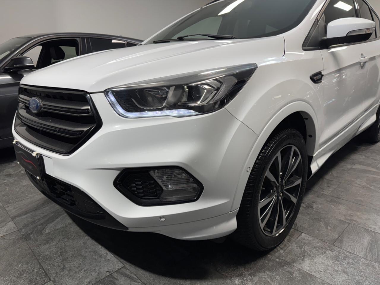 Ford Kuga 1.5 TDCI 120 CV S&S 2WD ST-Line