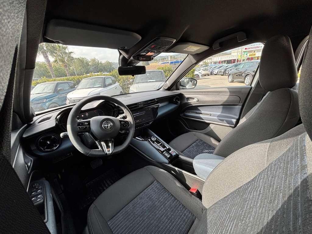 Alfa Romeo Junior 1.2 136 CV Hybrid 2026 KM 0 IVA ESPOSTA Tua a solo 249 Euro al mese