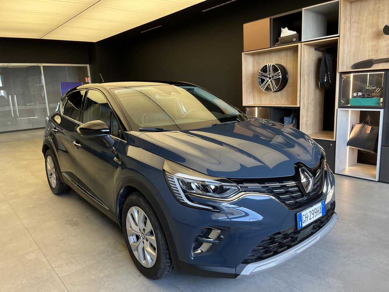 RENAULT Captur II 2019 - Captur 1.6 E-Tech hybrid Intens 145cv auto