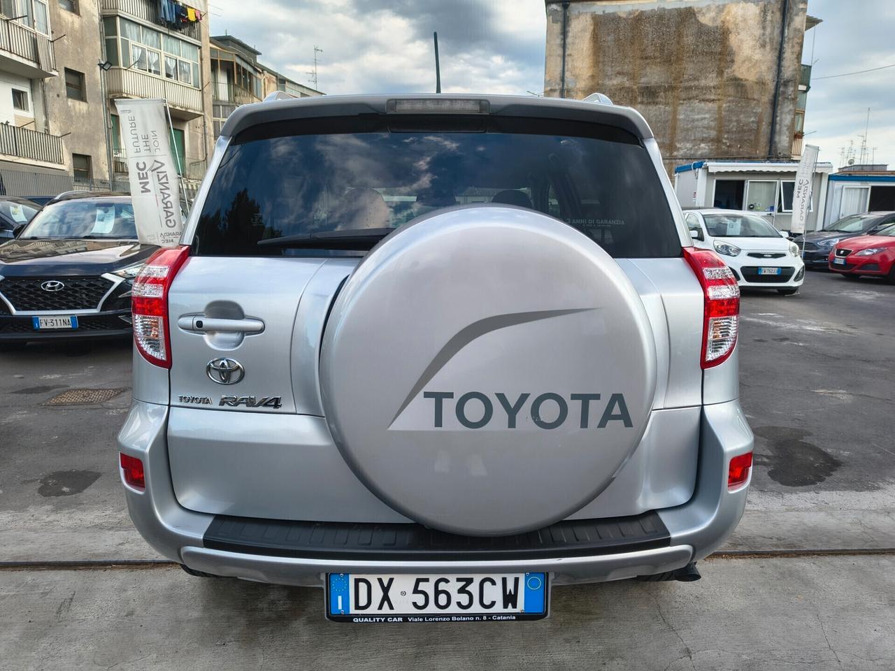 TOYOTA RAV4 2.2 DIESEL MODELLO LUXURY ANNO 2009