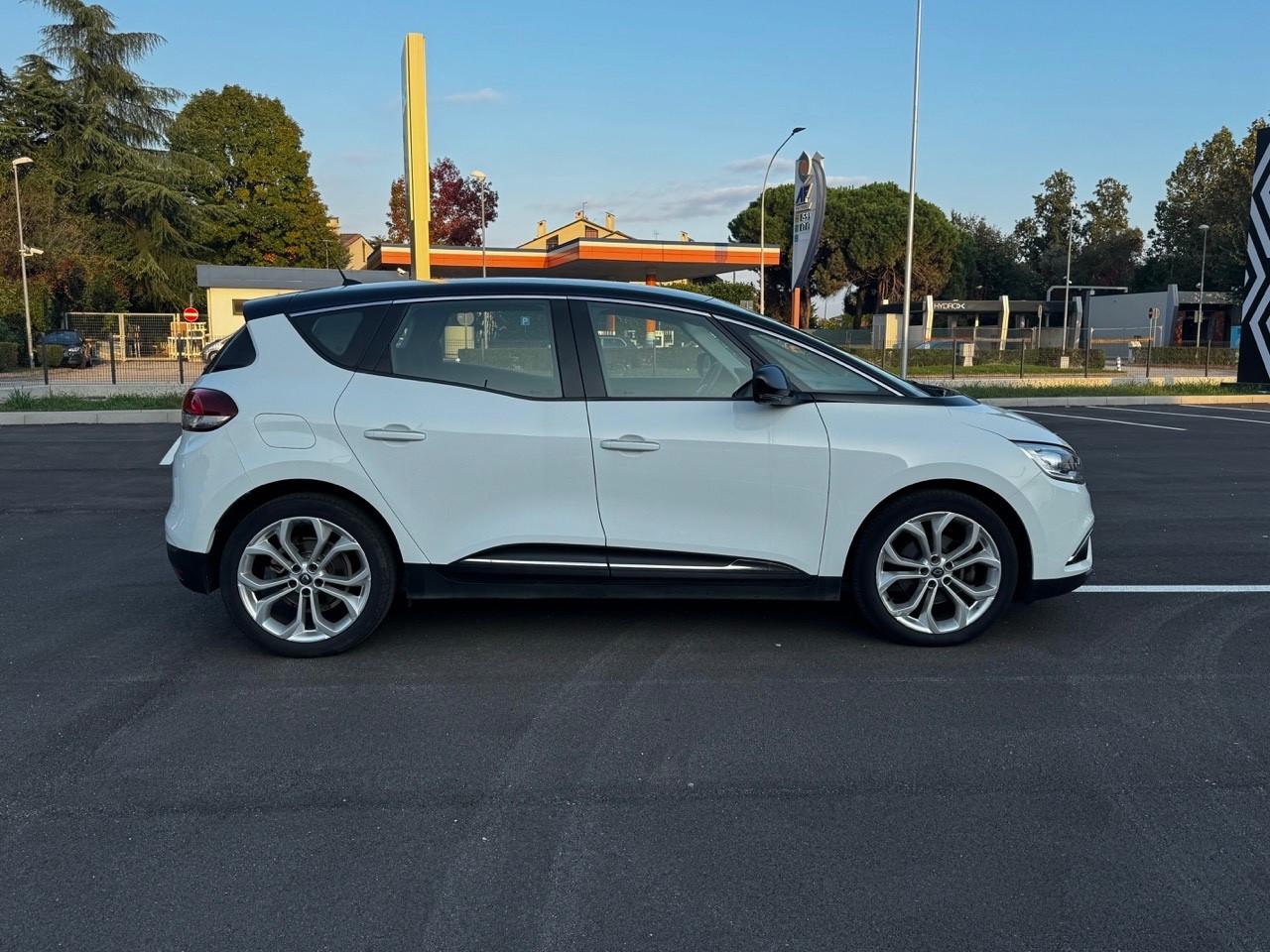 Renault Scenic Blue dCi 120 CV EDC Sport Edition2
