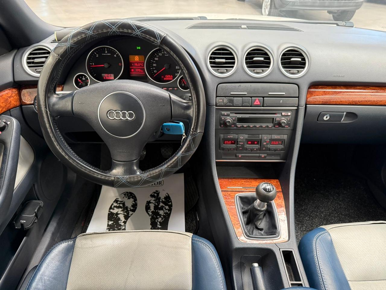 Audi A4 Cabriolet 2.5 V6 TDI 163 CV