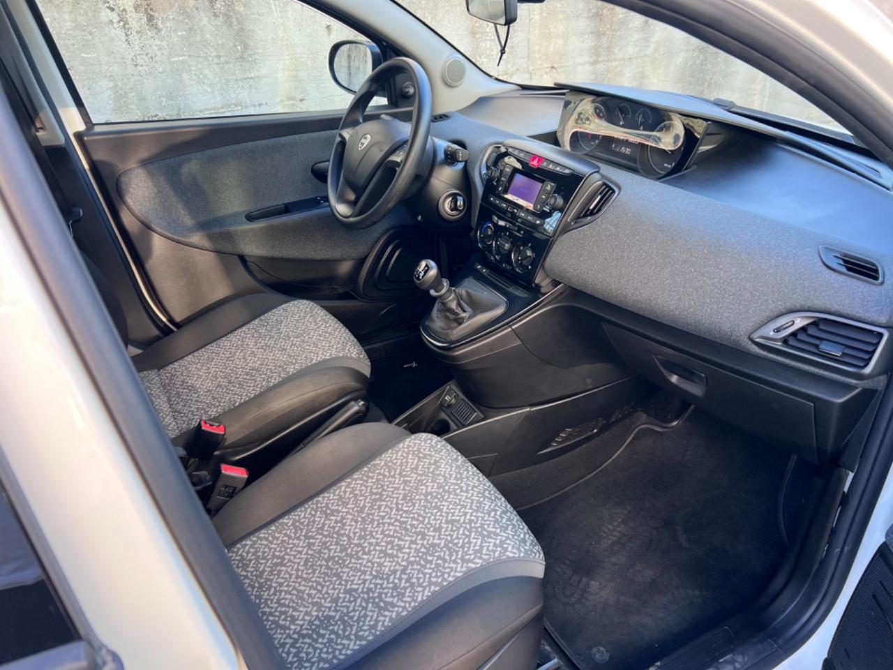 Lancia Ypsilon 1.2 69 CV 5 porte Gold GPL Di Serie