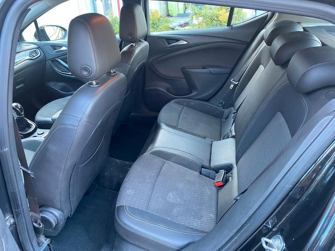 Opel Astra 1.6 CDTi 5 porte