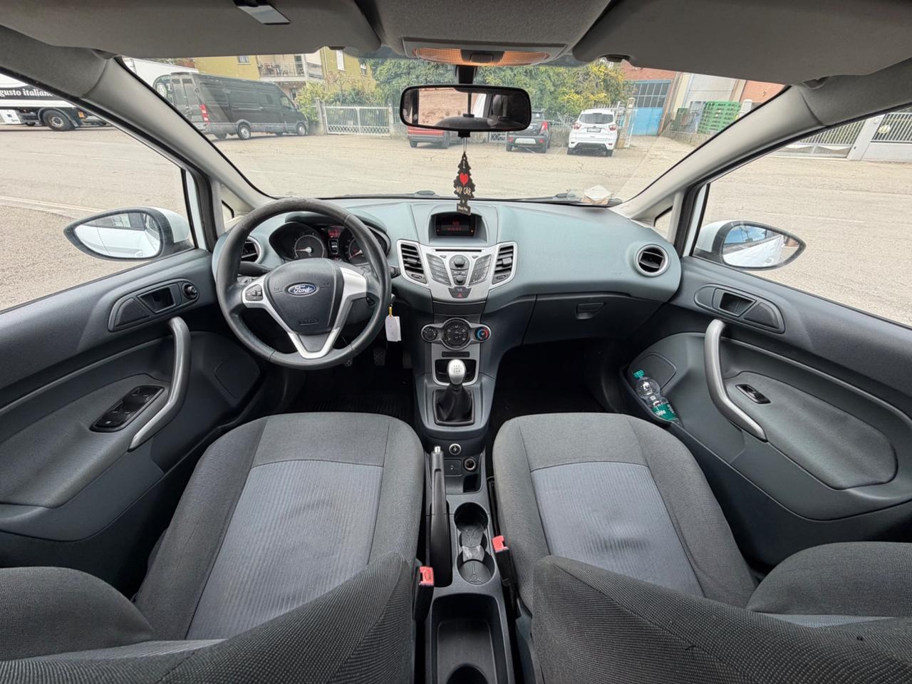 Ford Fiesta 1.4 16V 5p. Bz.- GPL Titanium Bs.