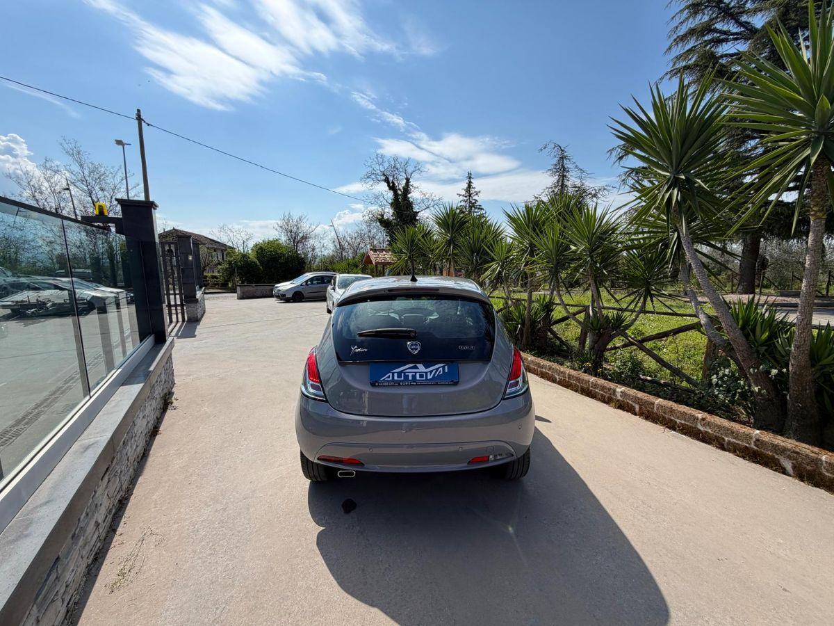 LANCIA - Ypsilon - 1.0 FireFly 5p.S&S Hyb. Eco A.F.