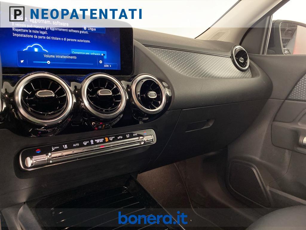 Mercedes GLA 180 180 D Progressive Advanced 8G-DCT
