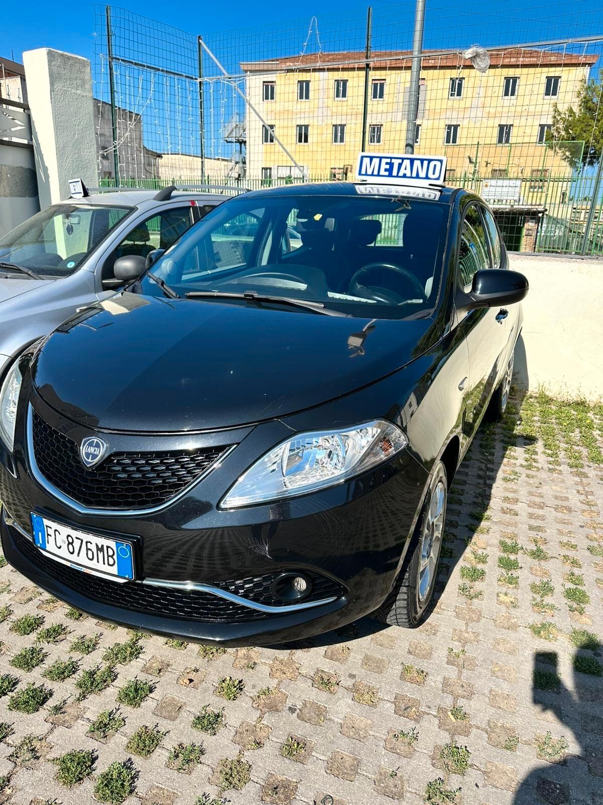 Lancia Ypsilon 0.9 TwinAir 85 CV 5 porte Metano Ecochic Gold