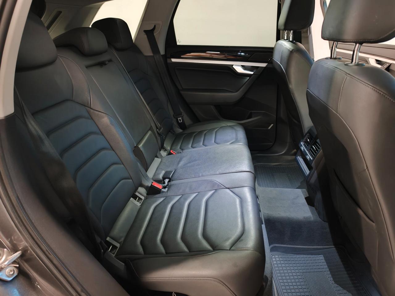 Volkswagen Touareg 3.0 V6 TDI Black Style Gancio Traino Iva