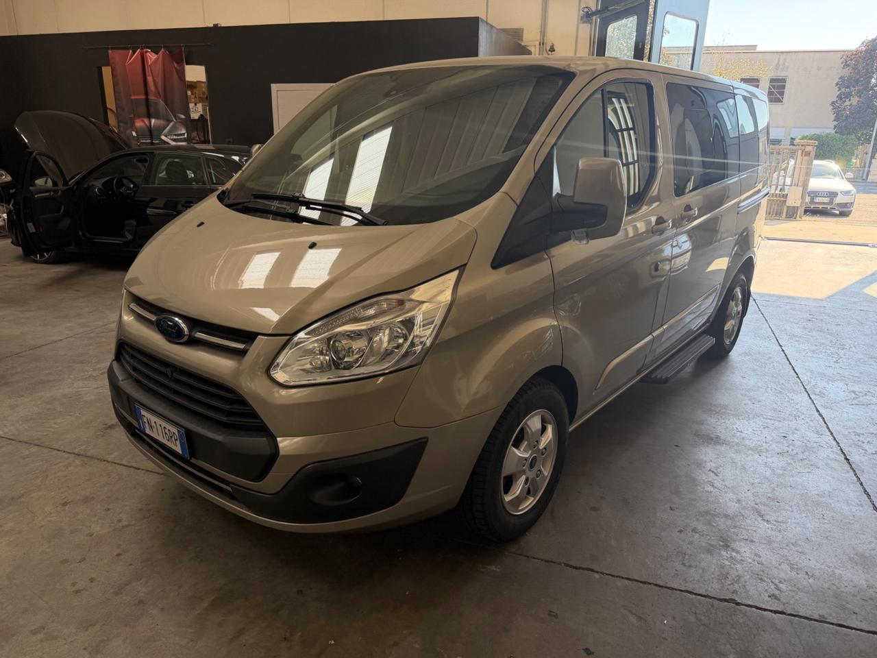 Ford Tourneo Custom 310 2.0 TDCi 130CV PC Titanium
