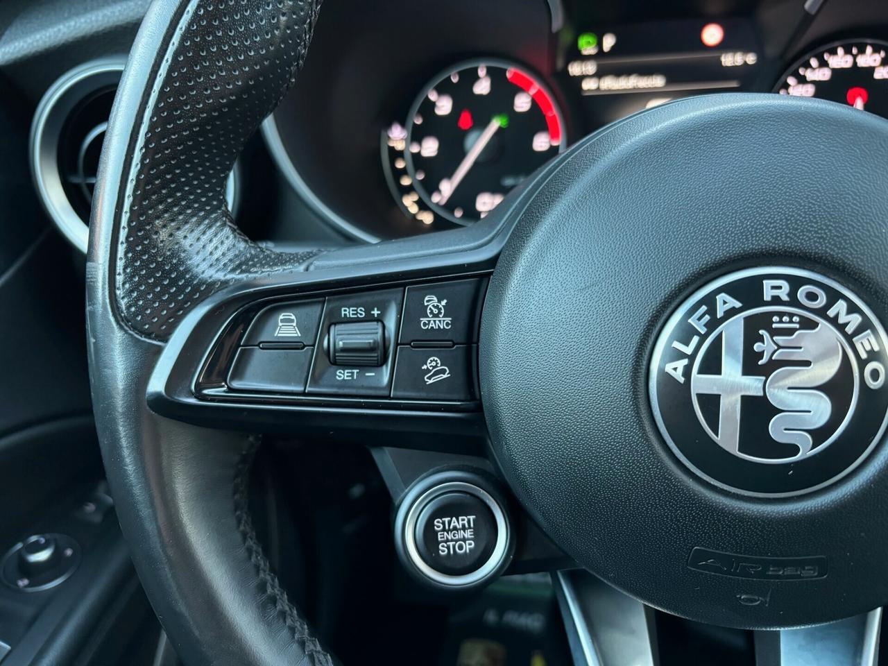 Alfa Romeo Stelvio 2.2 Turbodiesel 190 CV RWD FULL SUPER MY 21 - TOTAL-BLAK