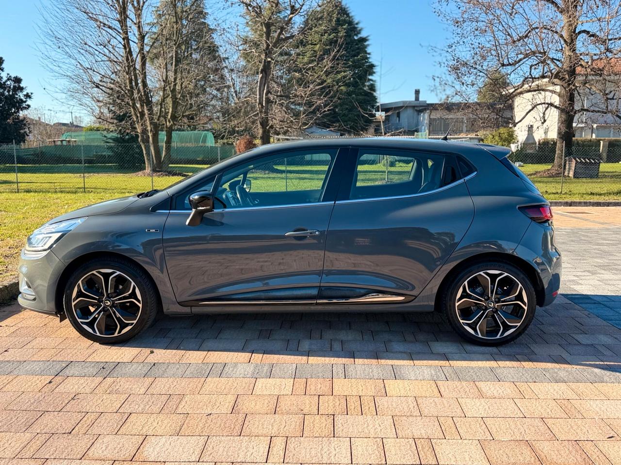 Renault Clio 1.5 dCi 5 porte Moschino Intens neopatentati