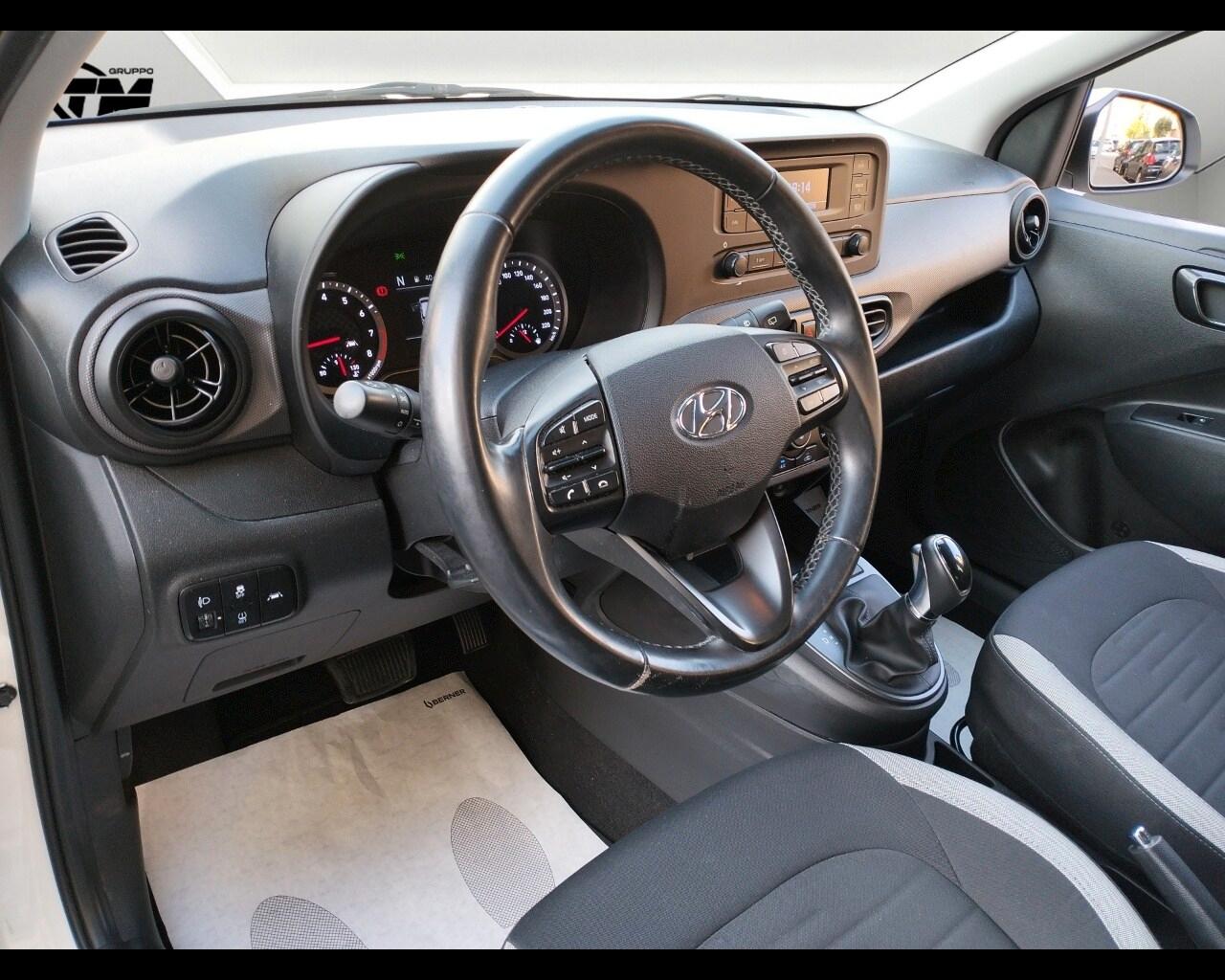 HYUNDAI i10 3ª serie i10 1.0 MPI AT Tech