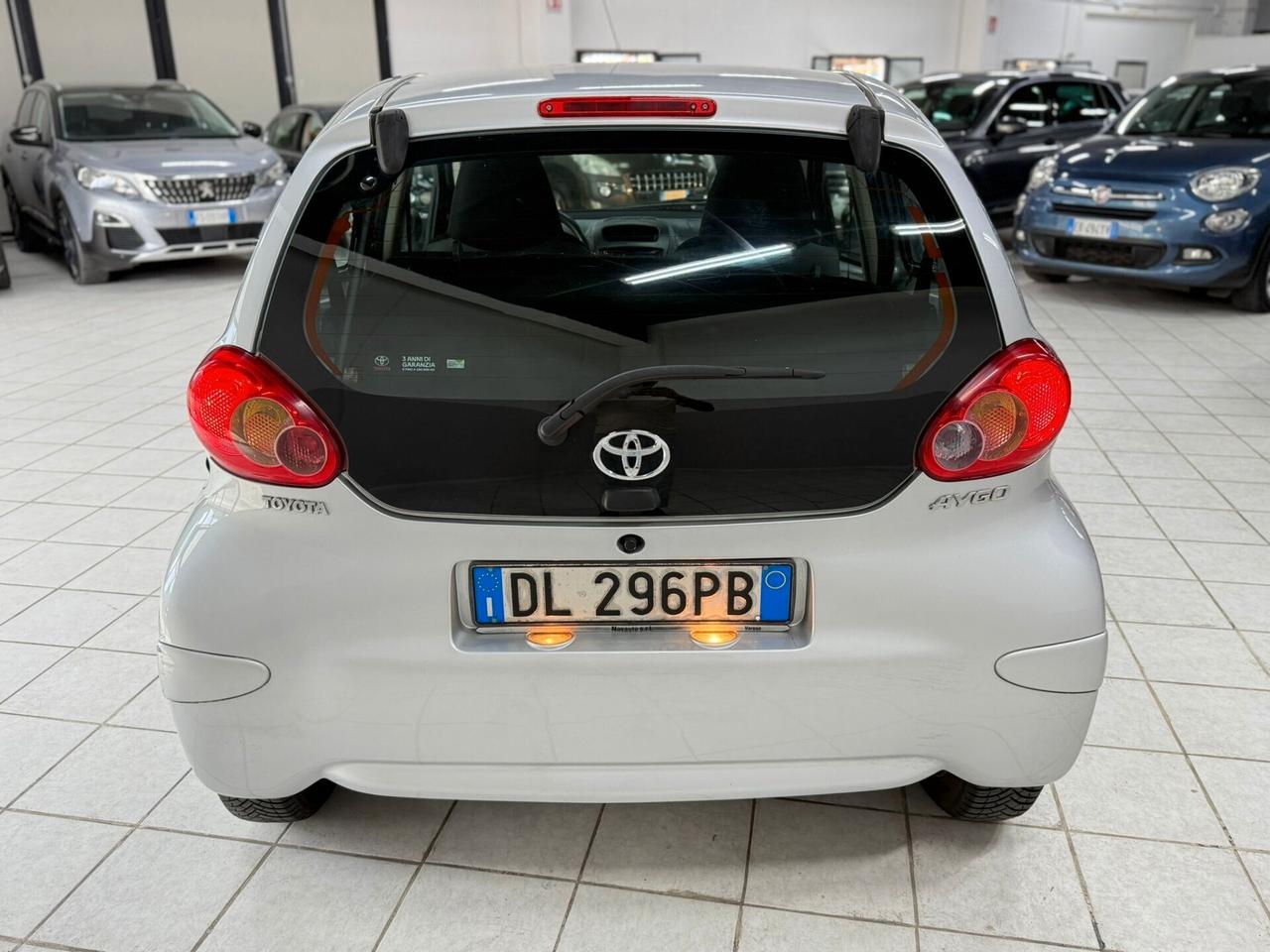 Toyota Aygo 1.0 12V VVT-i 5 porte Sol