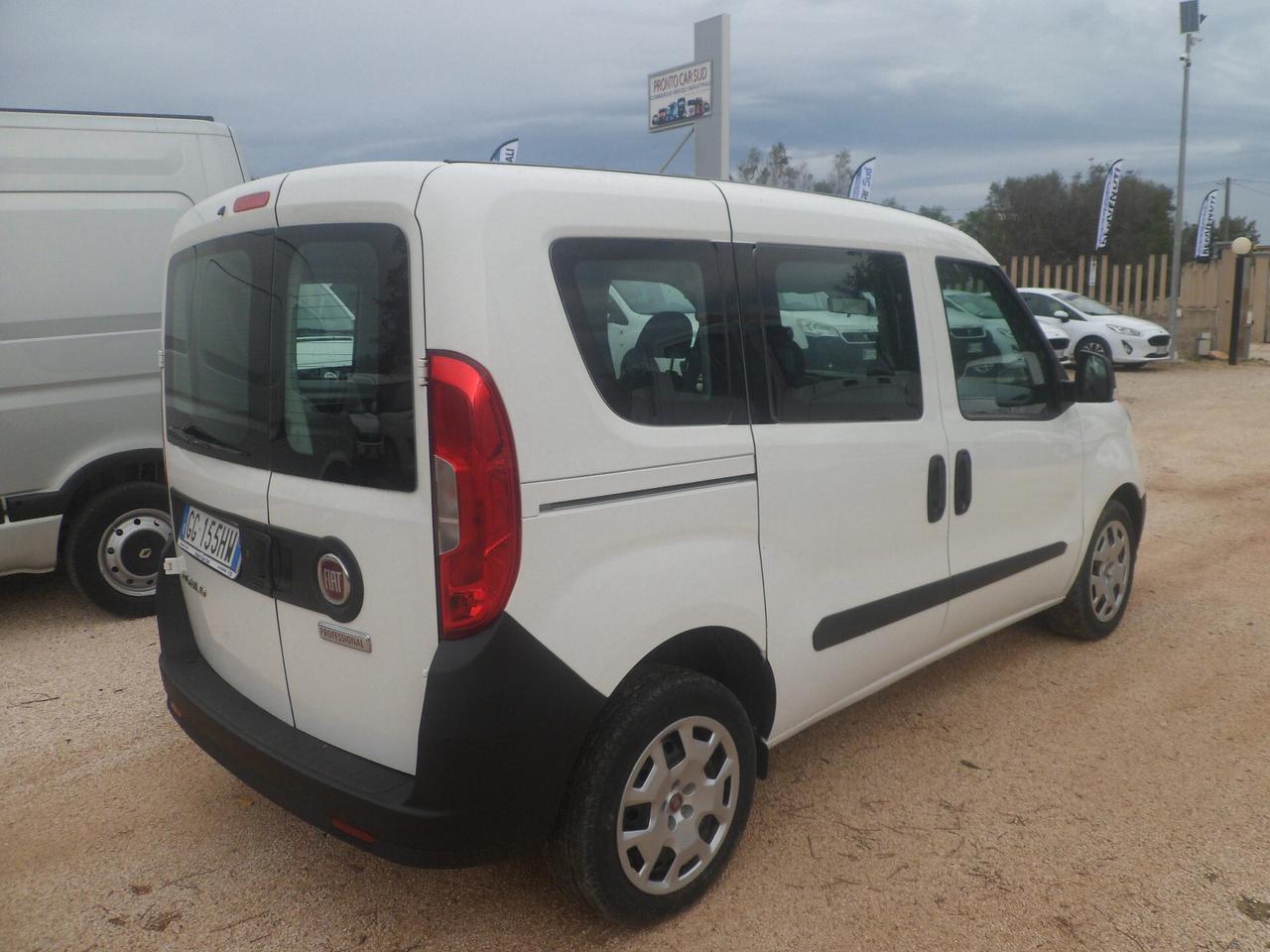 Fiat Doblo 5 posti autocarro