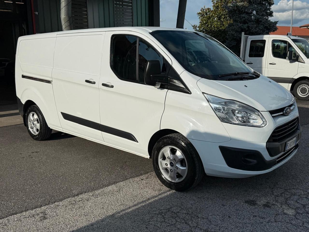 Ford Transit custom L2 H1 PASSO LUNGO 2.0 TDCI