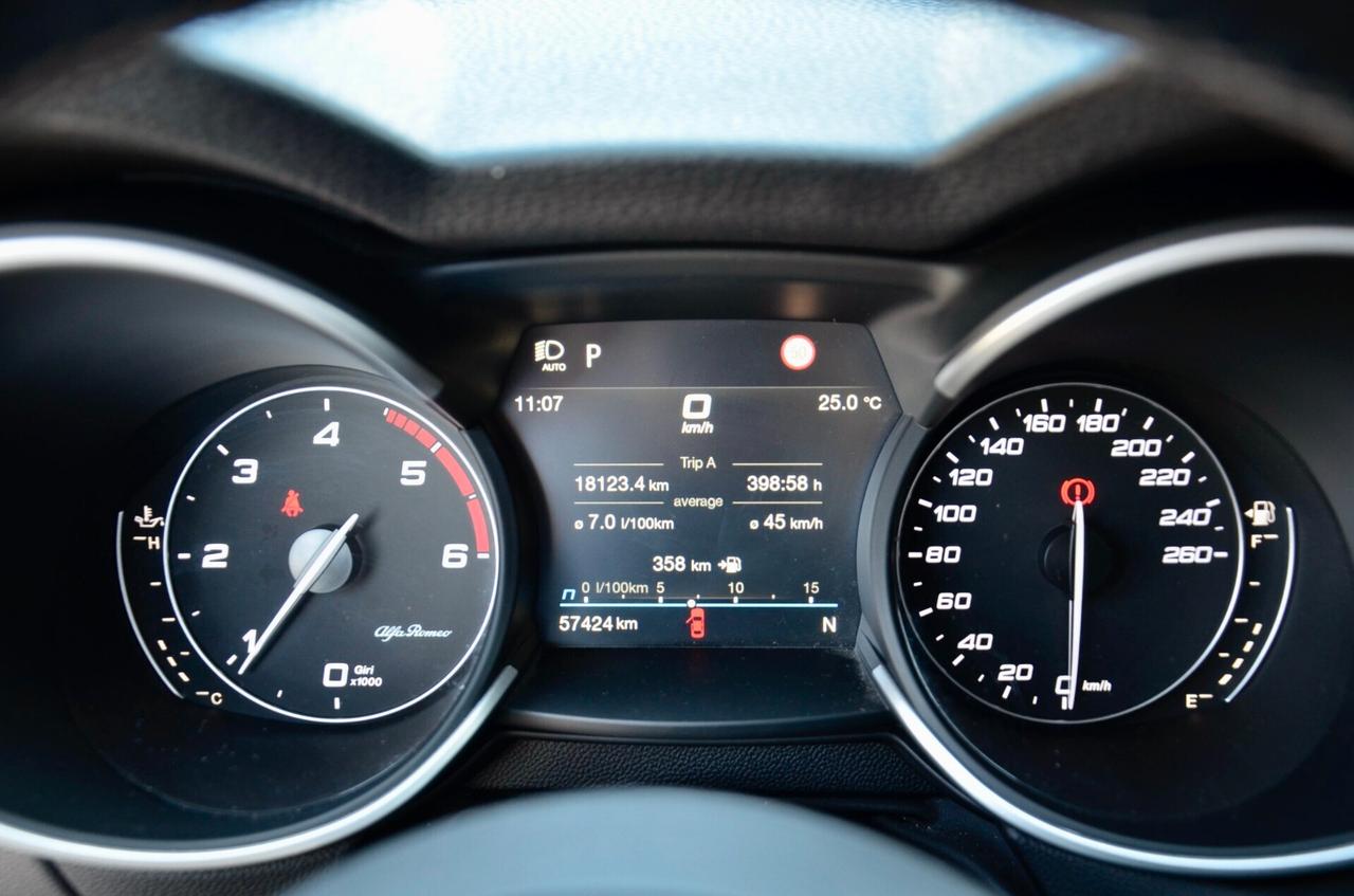 ALFA ROMEO STELVIO 2.2 T VELOCE Q4 210cv AUTO, EURO 6D, SERVICE CON FATTURE, XENO, RETROCAMERA, PELLE, PERMUTE