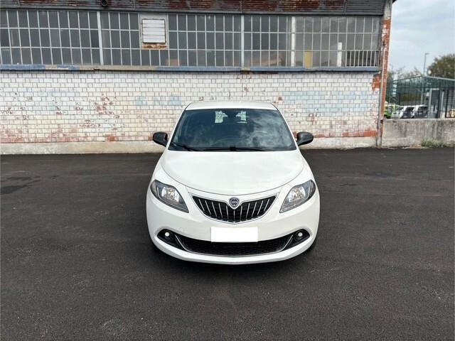 Lancia Ypsilon 1.0 FireFly 5 porte S&S Hybrid Ecochic Silver