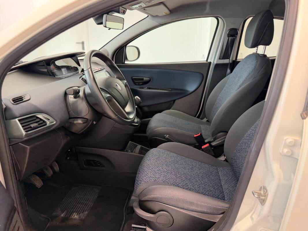 Lancia Ypsilon III 1.0 firefly hybrid Gold s&s 70cv 5p.ti