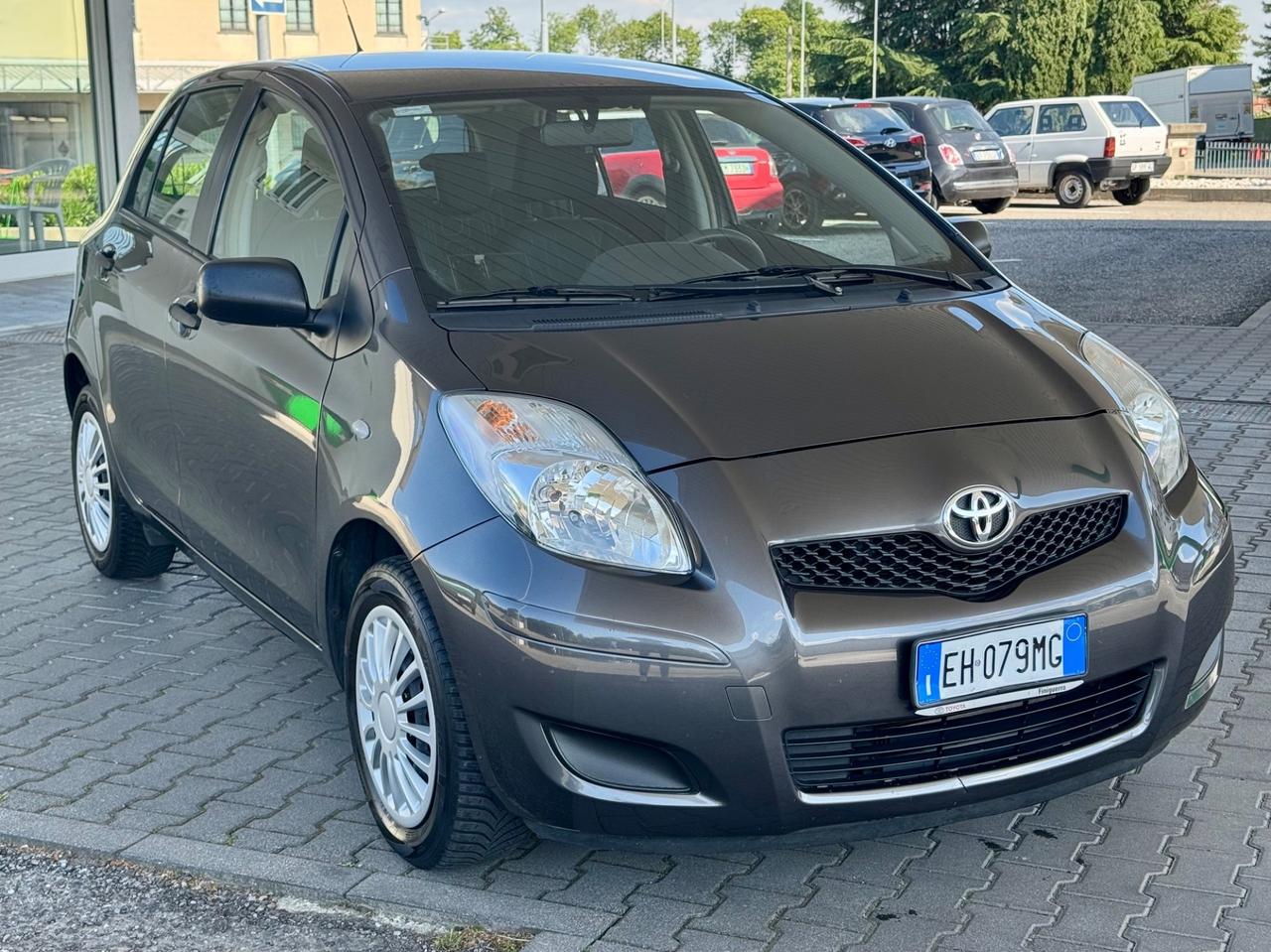 Toyota Yaris 1.0 5 porte Lounge