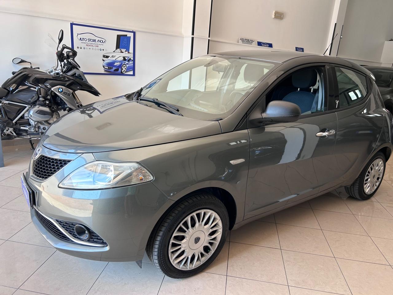 Lancia Ypsilon 1.2 69 CV 5 porte Gold