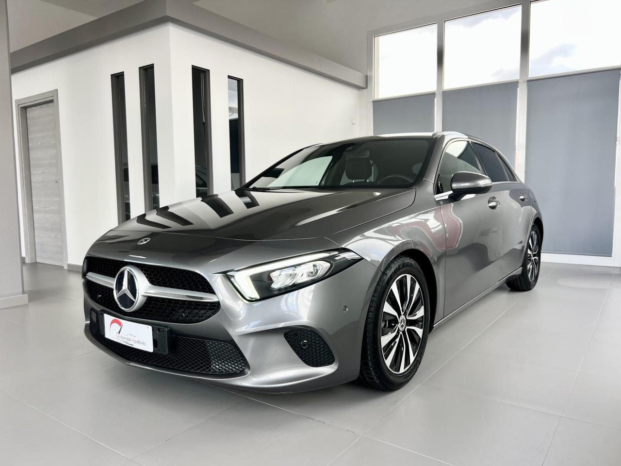 MB CLASSE A 180d AUTOMATIC BUSINESS LINE - 2022